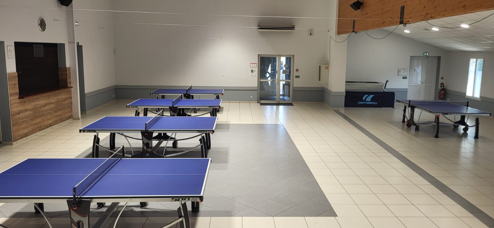 Salle de tennis de table de Ambres
